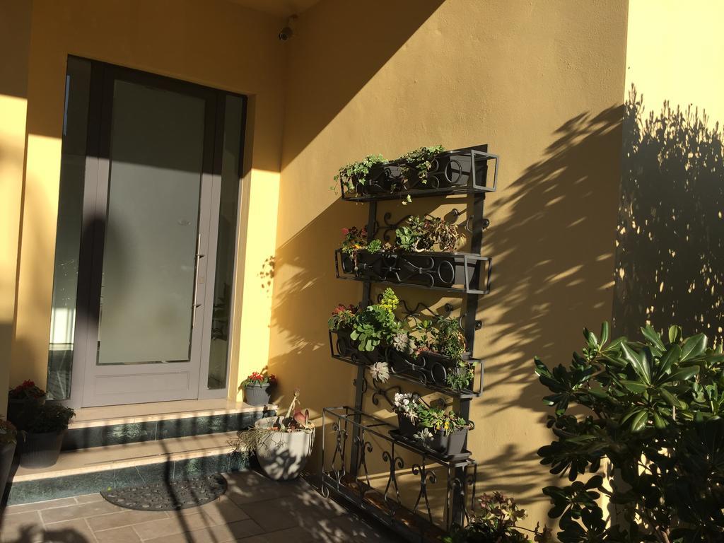 Guesthouse Flora ロディ エクステリア 写真